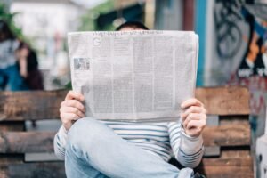 Cómo interpretar las noticias sin perder la cordura (¡ni el sentido del humor!)