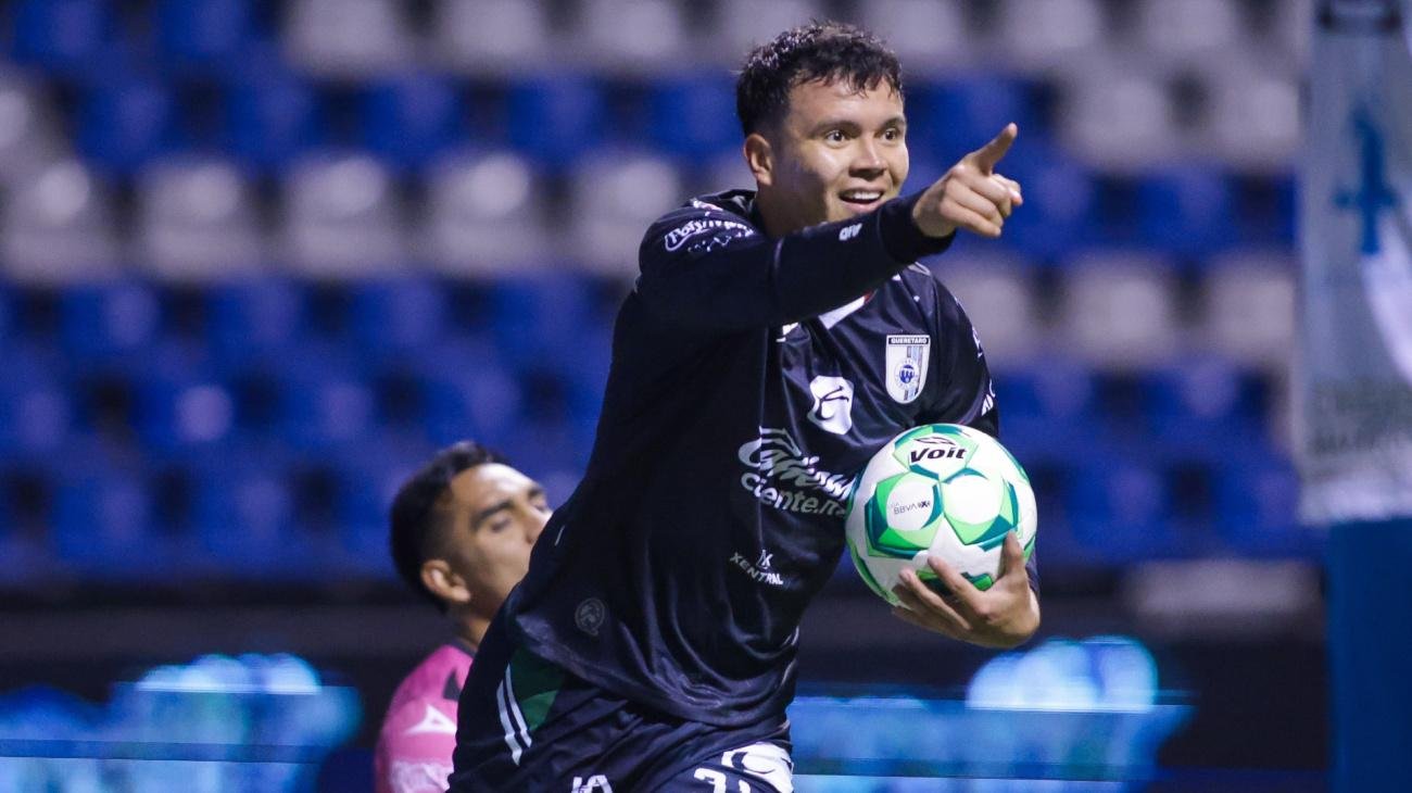 Alí Ávila vuelve a levantar la mano como delantero en la Liga MX
