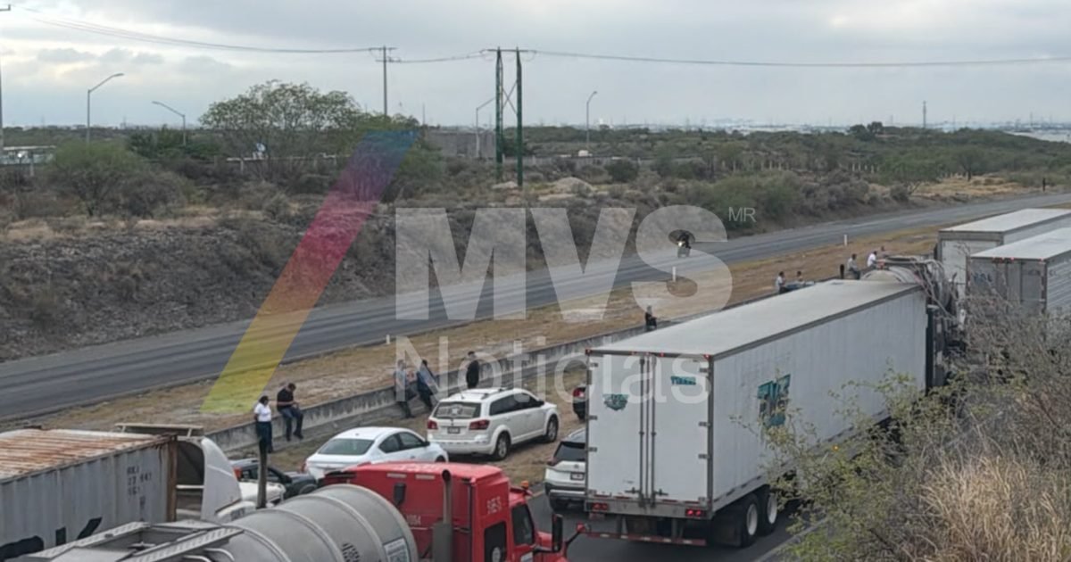 Muere persona atropellada y cierran la Autopista Periférico en <a href=