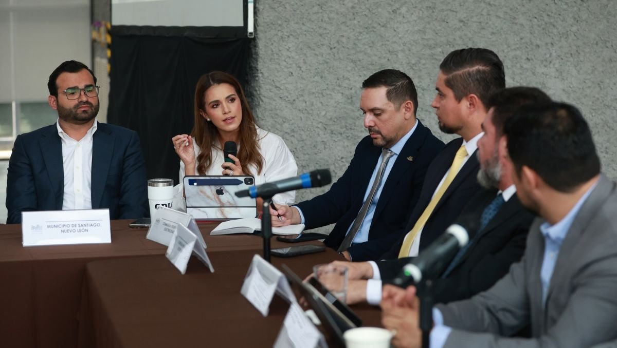 Santiago participa en mesa de trabajo del Congreso de Nuevo León por apagones