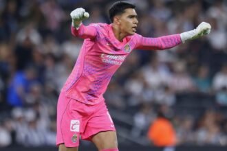 Raúl Rangel aumenta su registro de penales atajados en la Liga MX