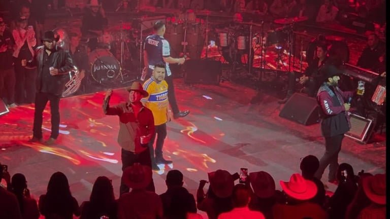 El Mimoso y El Yaki conquistan Monterrey durante una noche de fiesta
