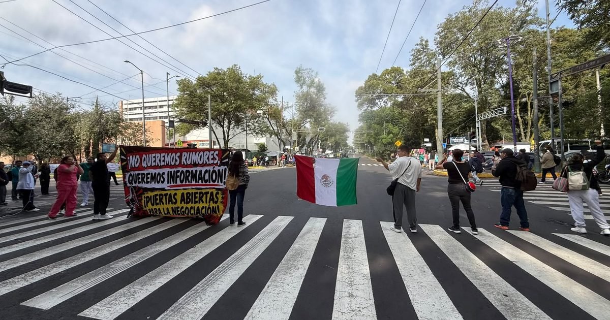 Protesta del IMSS genera caos vial en Municipio Libre y Vértiz